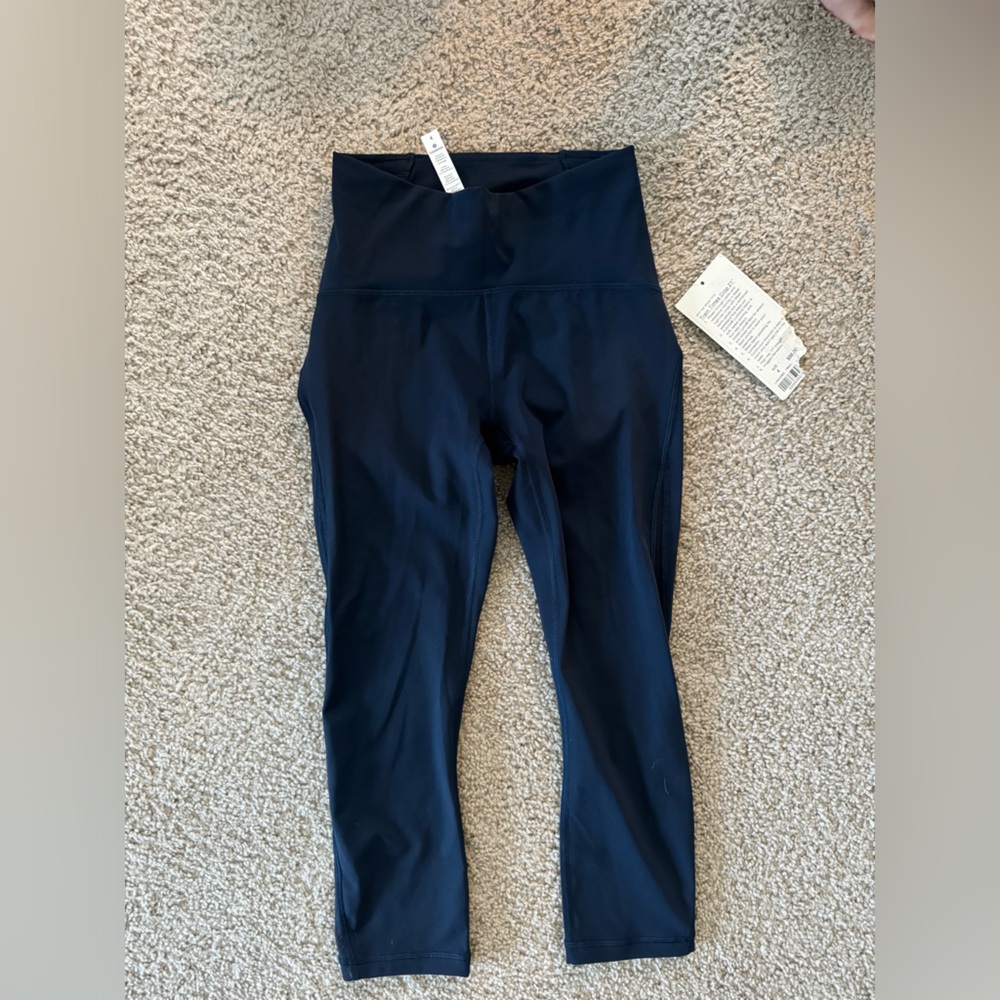 Women’s Lululemon Train Times Crop 21” leggings. NWT. Navy blue